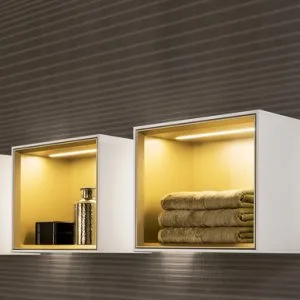 Abbildung Badezimmer indirekte Beleuchtung; Ablage